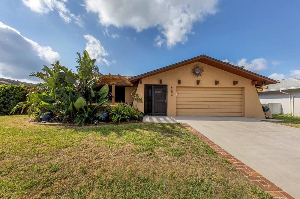 Photo of Outdoor in Lake Sarasota