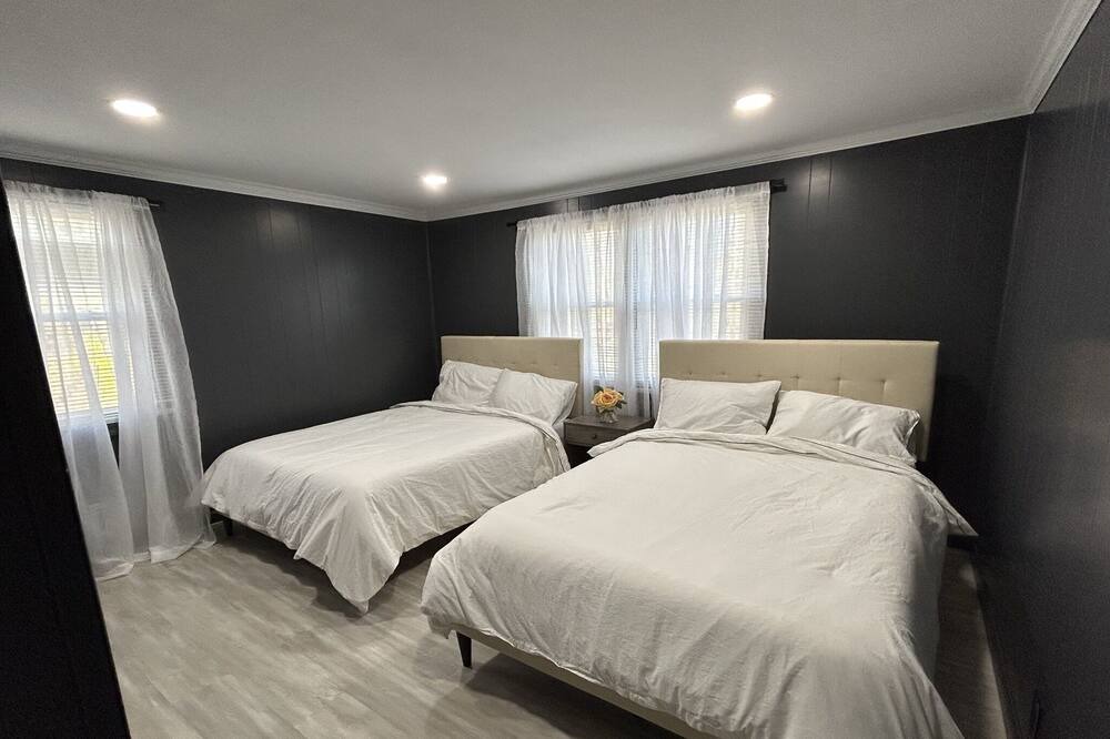 Photo of Bedroom in Lake Hopatcong