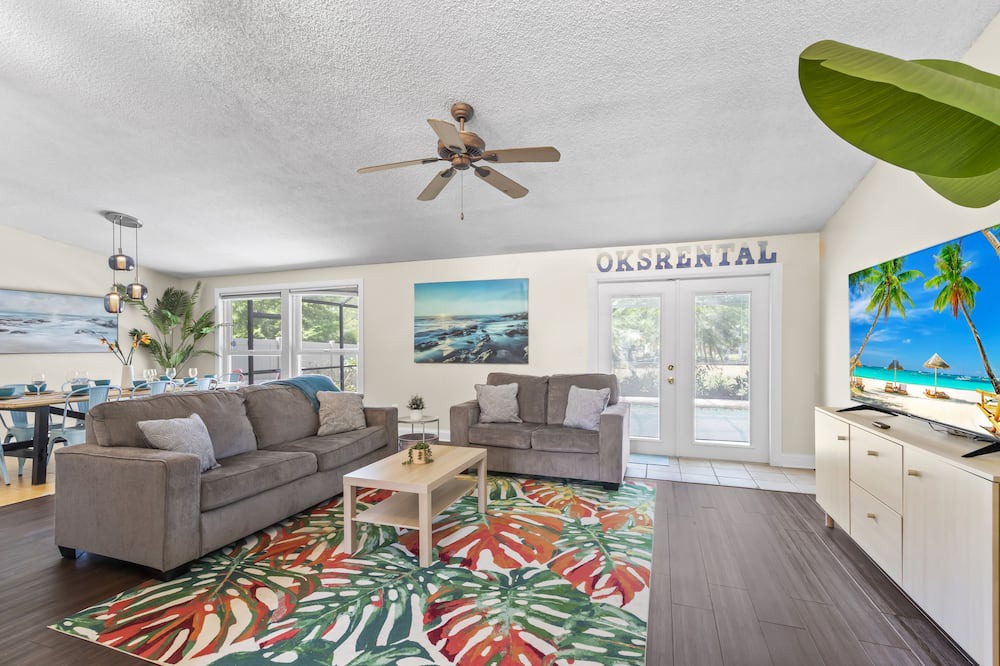 Photo of Livingroom in Ozona