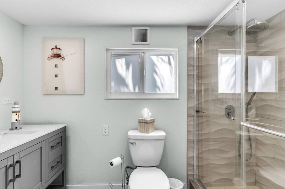 Photo of Bathroom in Key Largo Village