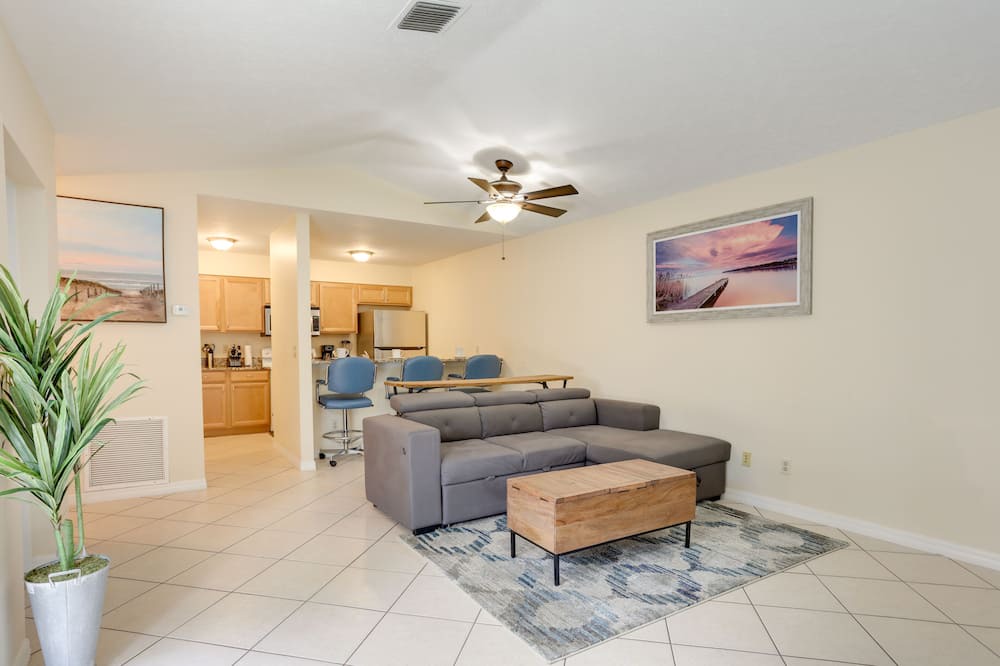 Photo of Livingroom in Port Saint Lucie