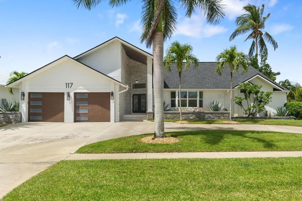 Photo of Outdoor in Palm River Estates