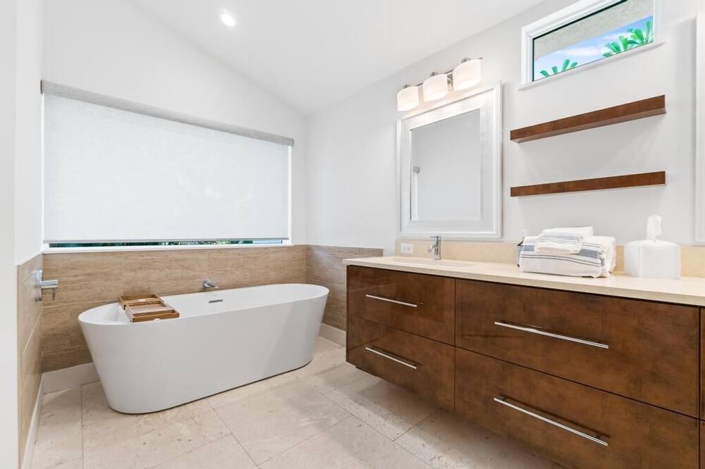 Photo of Bathroom in Palm River Estates