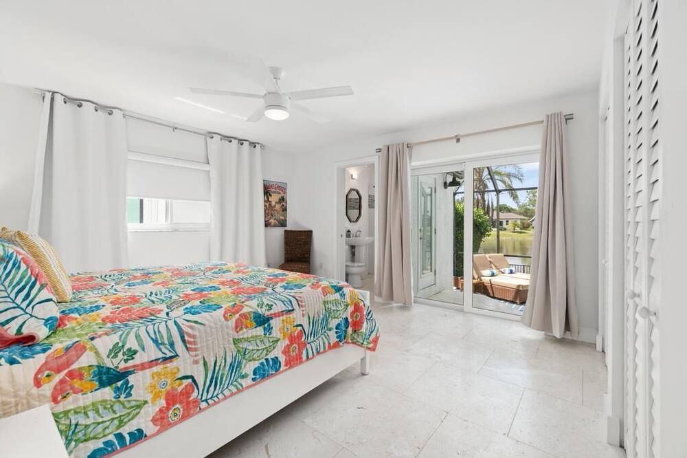 Photo of Bedroom in Palm River Estates