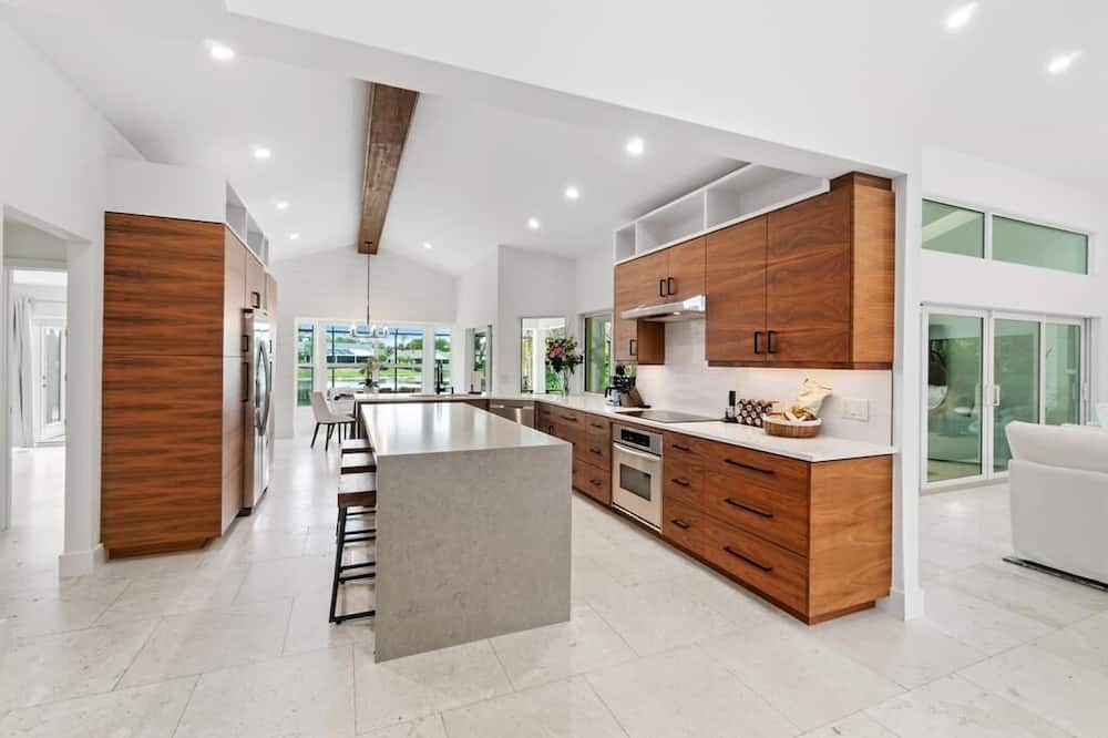 Photo of Kitchen in Palm River Estates