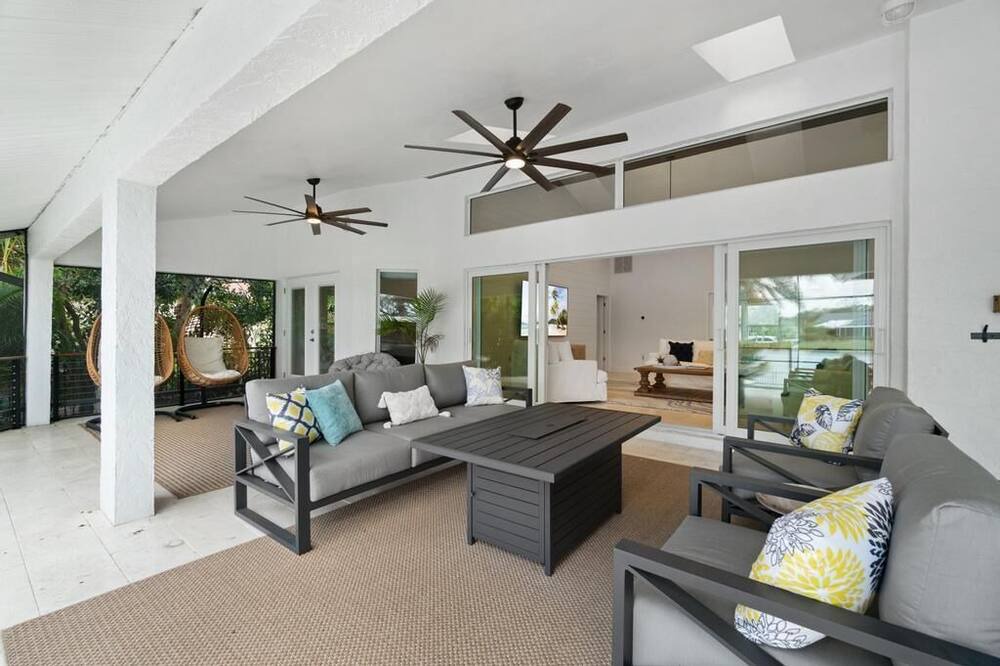Photo of Livingroom in Palm River Estates
