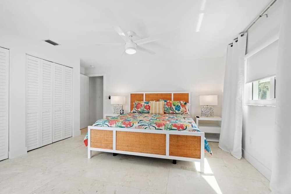 Photo of Bedroom in Palm River Estates
