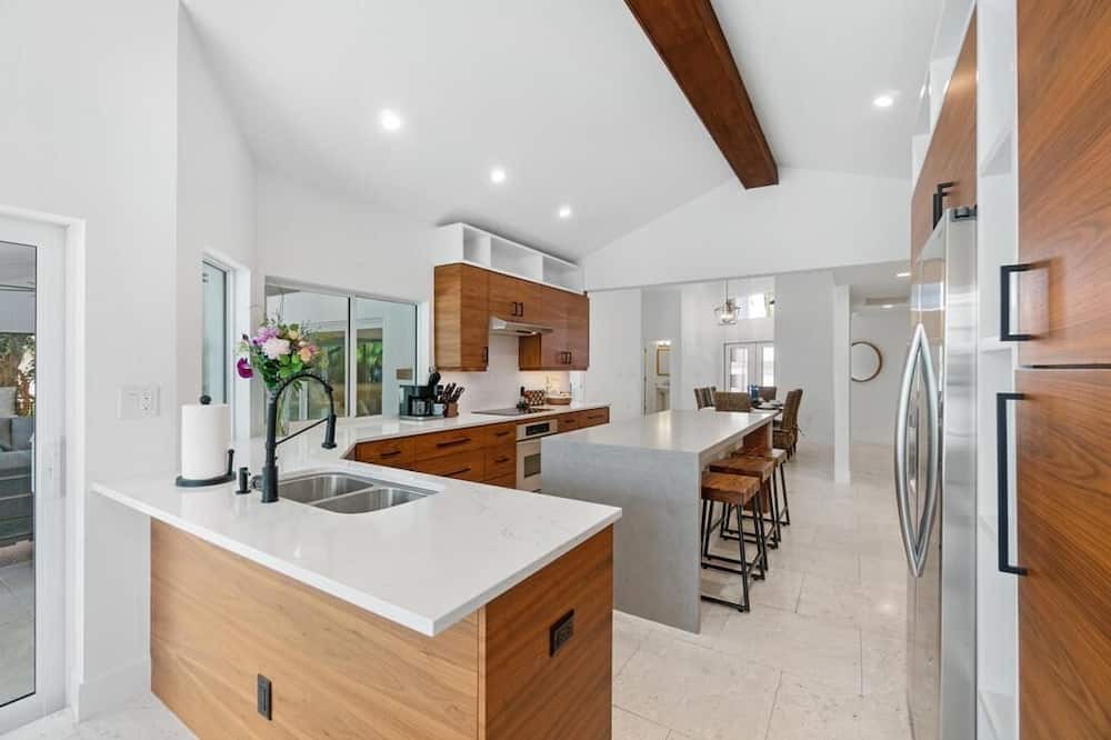 Photo of Kitchen in Palm River Estates