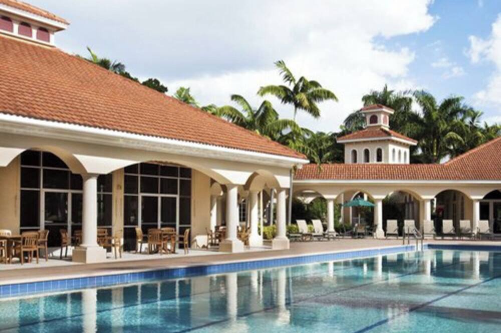 Photo of Outdoor in Pelican
