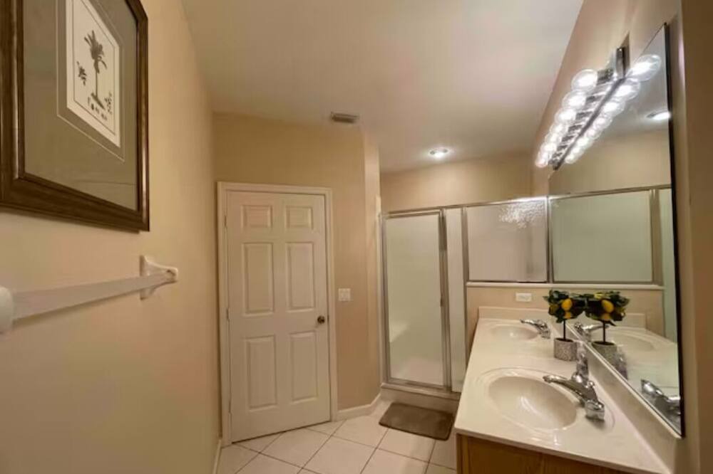 Photo of Bathroom in Port Saint Lucie