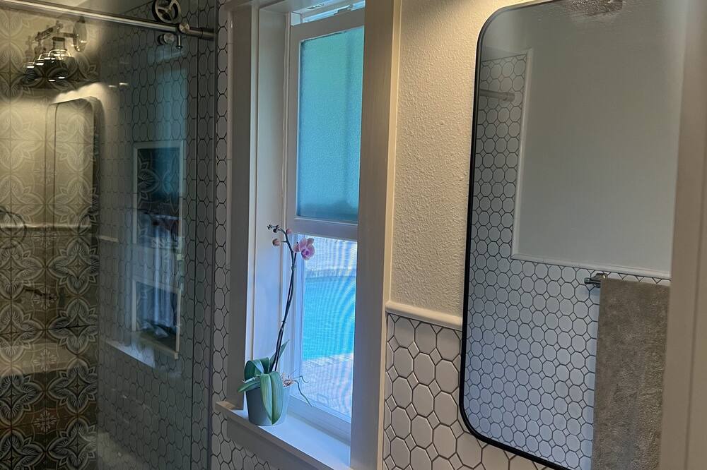 Photo of Bathroom in United Central