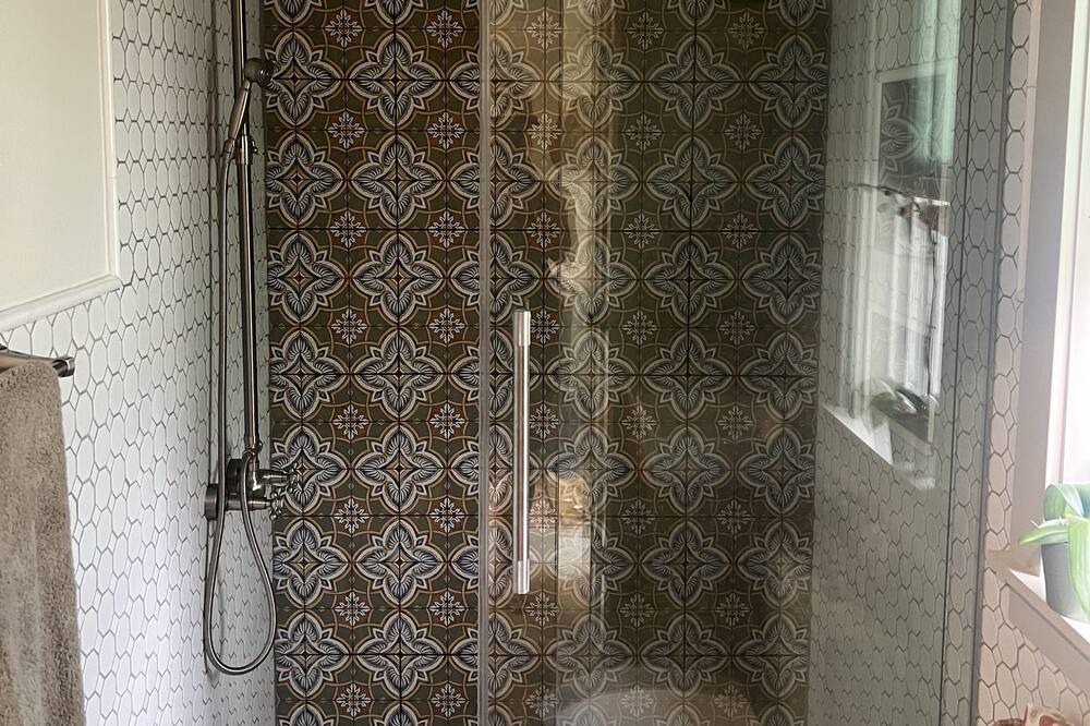 Photo of Bathroom in United Central