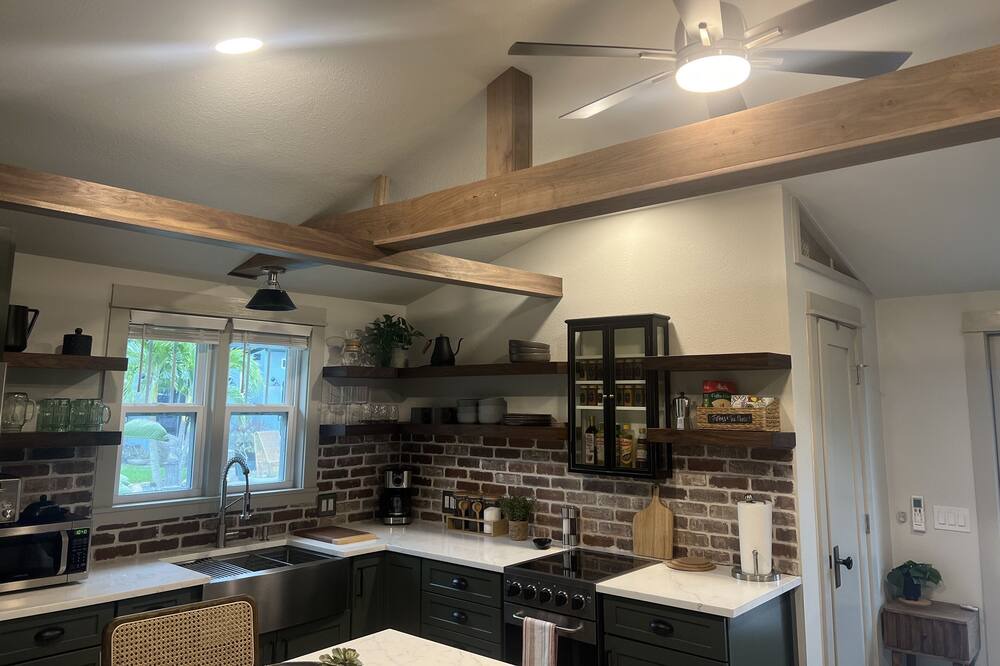 Photo of Kitchen in United Central