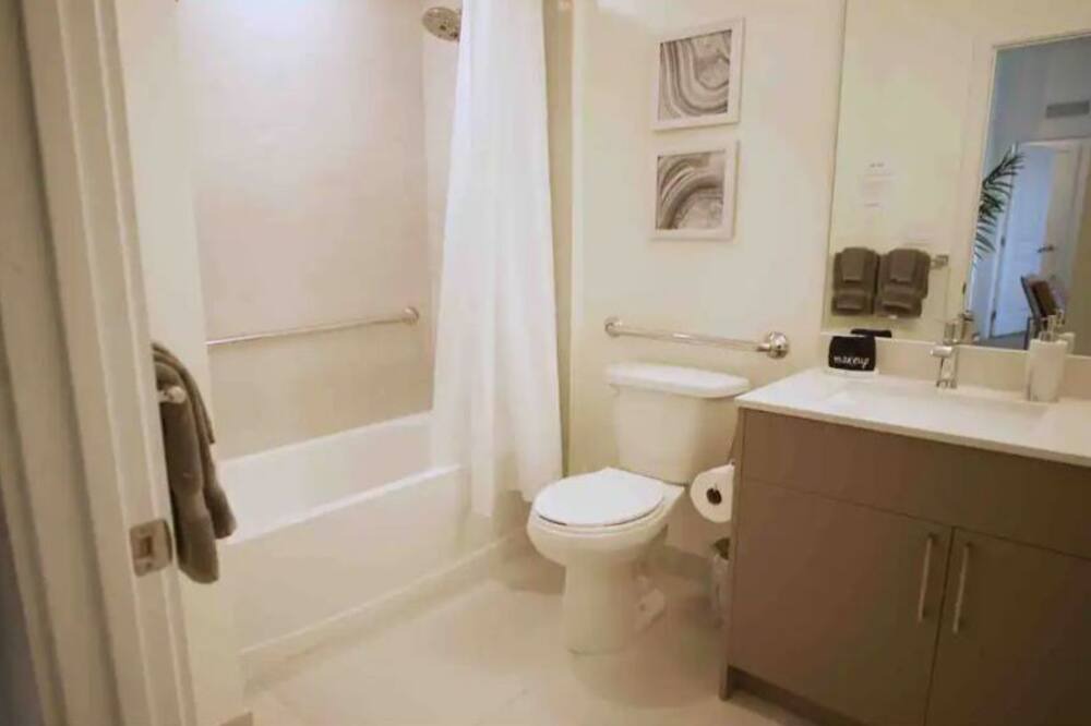 Photo of Bathroom in Greenacres