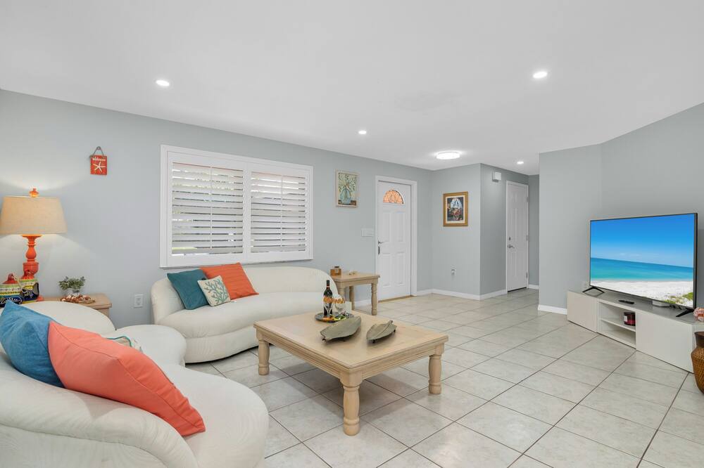 Photo of Livingroom in Palm River Estates