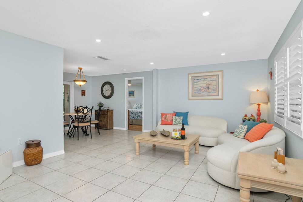 Photo of Livingroom in Palm River Estates