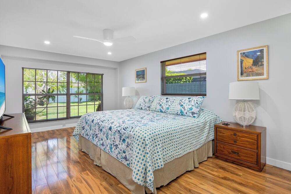 Photo of Bedroom in Palm River Estates