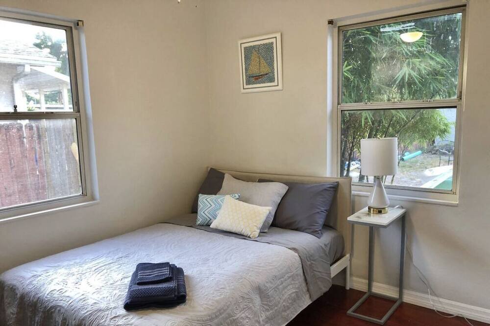 Photo of Bedroom in United Central