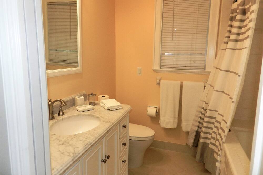 Photo of Bathroom in Osprey