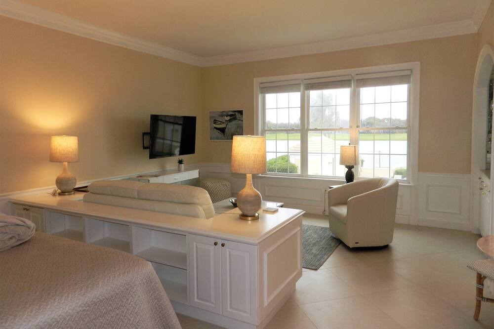 Photo of Livingroom in Osprey
