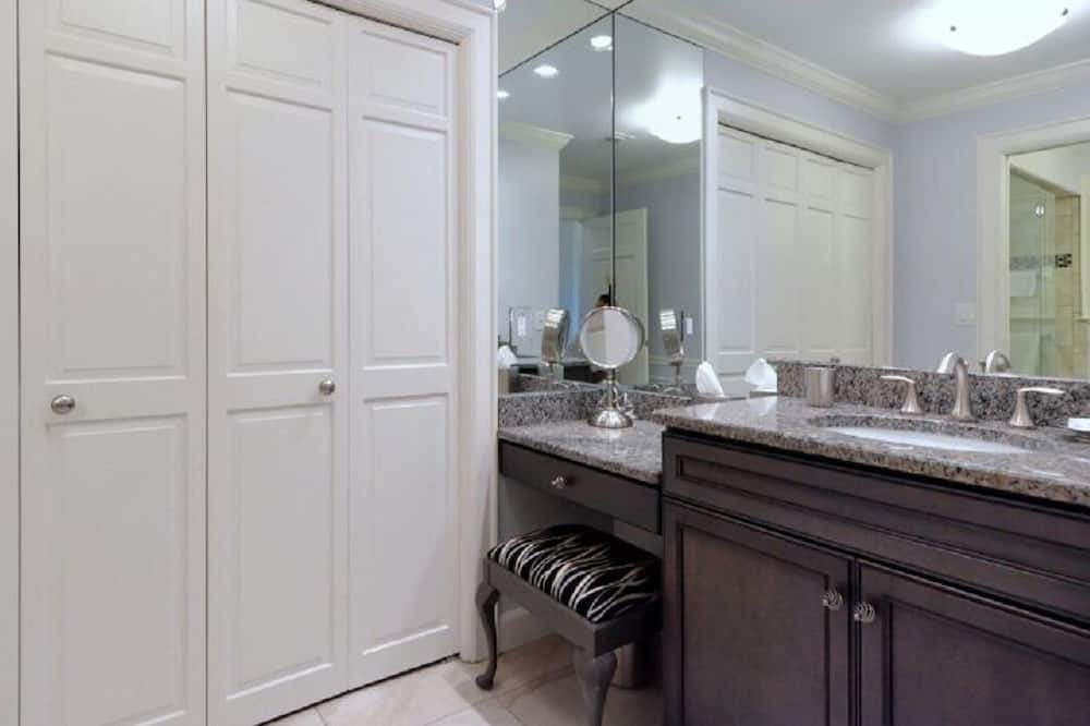 Photo of Bathroom in Osprey