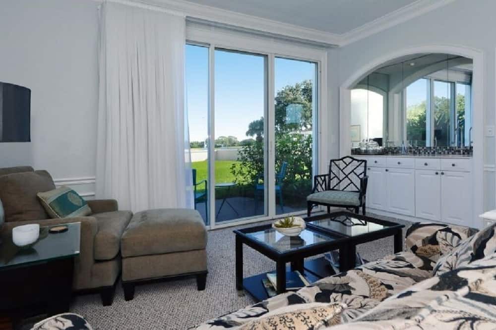 Photo of Livingroom in Osprey