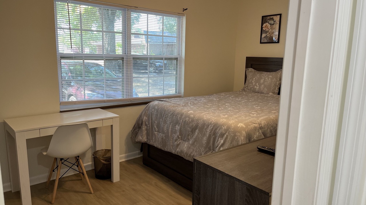 Photo of Bedroom in Seffner Community Alliance