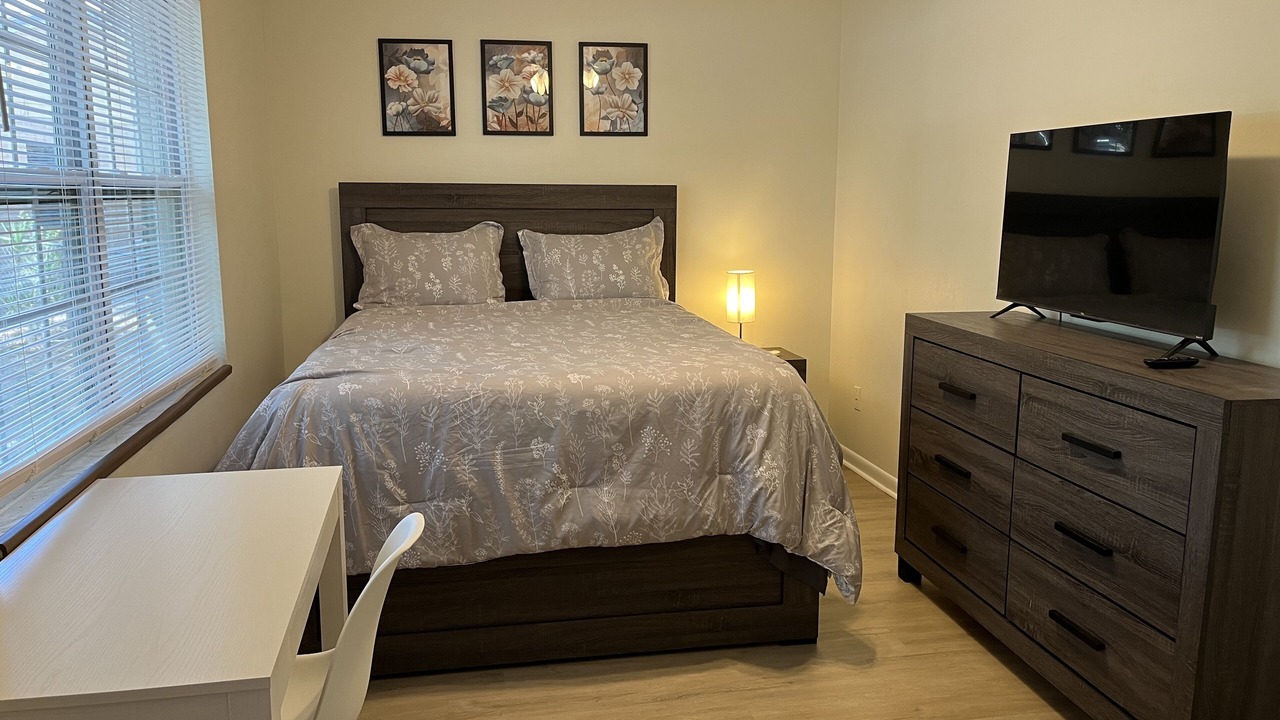 Photo of Bedroom in Seffner Community Alliance