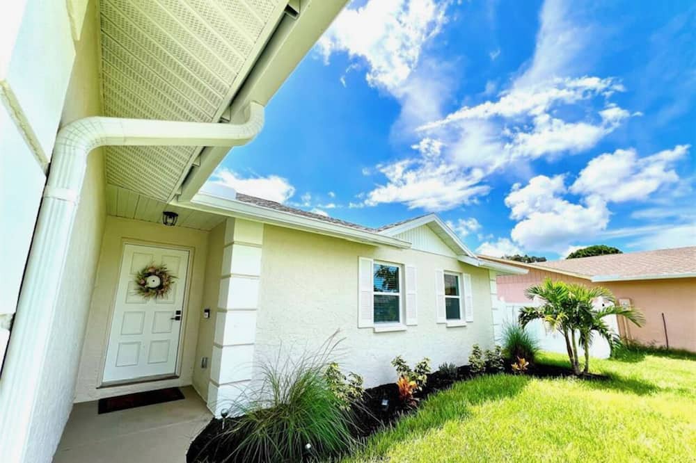 Photo of Outdoor in Lake Sarasota