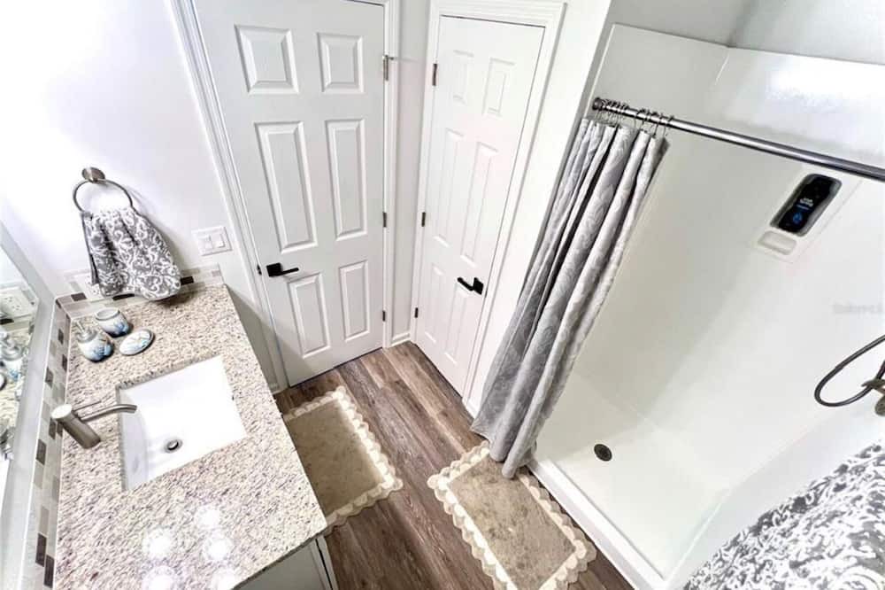 Photo of Bathroom in Lake Sarasota