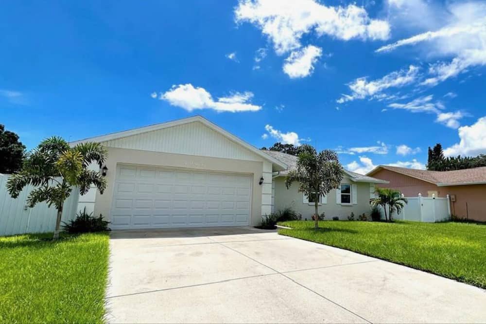 Photo of Outdoor in Lake Sarasota