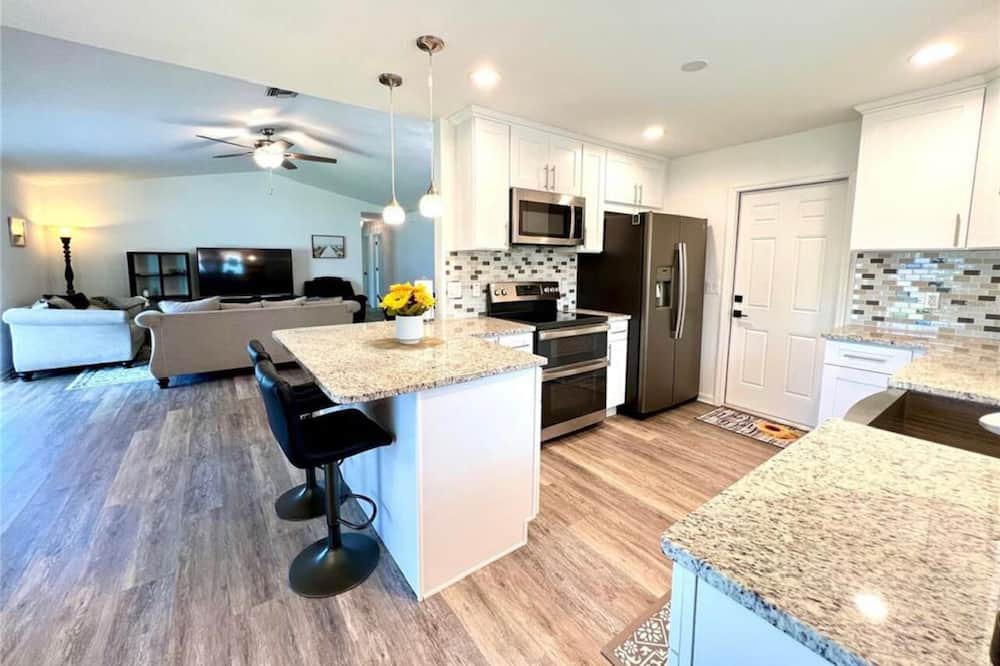 Photo of Kitchen in Lake Sarasota
