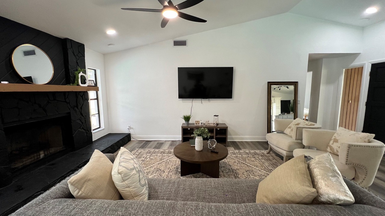 Photo of Livingroom in Carrollwood