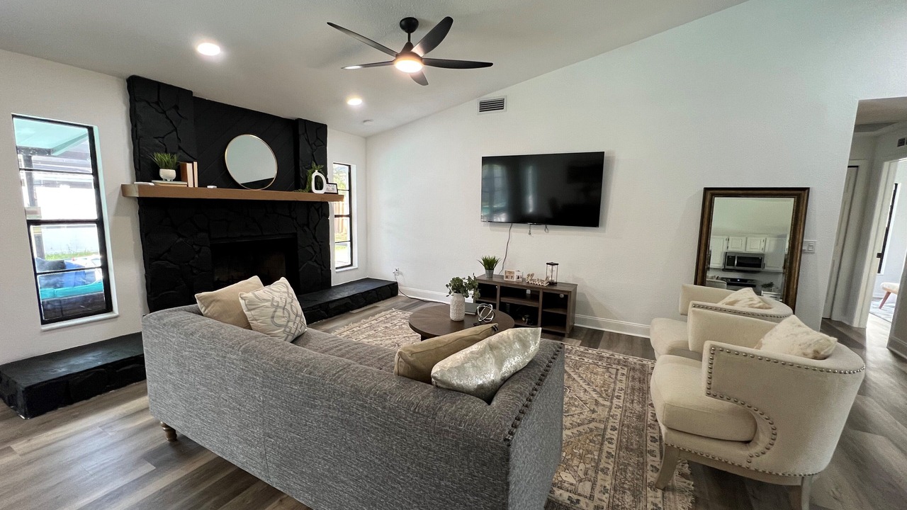 Photo of Livingroom in Carrollwood