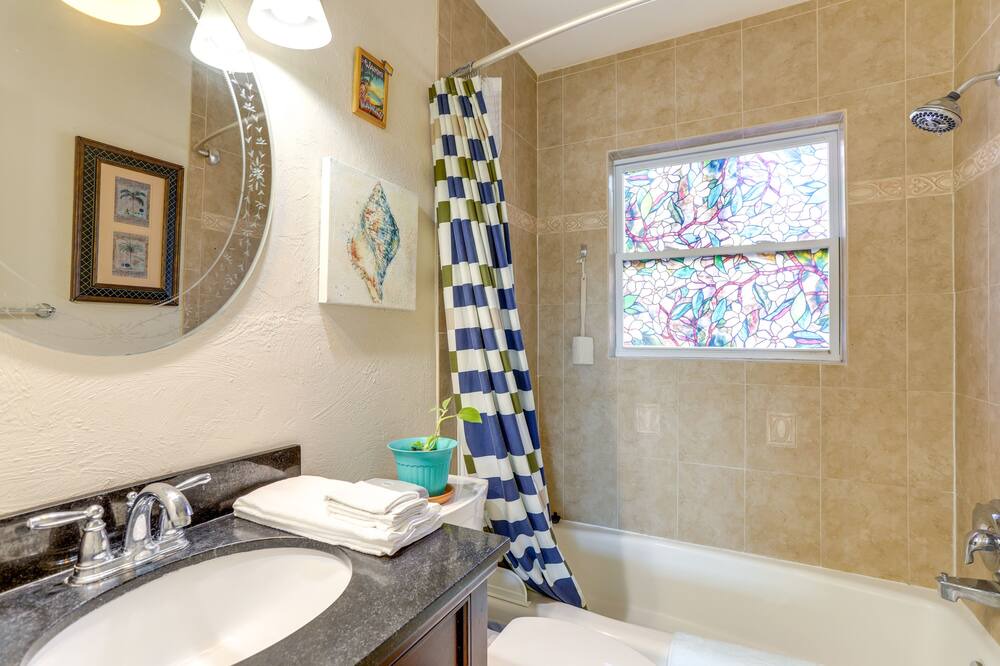 Photo of Bathroom in Riviera Bay