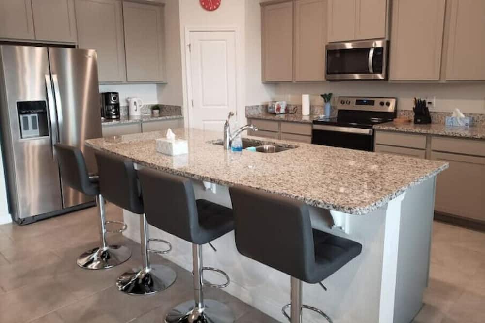 Photo of Kitchen in Wimauma