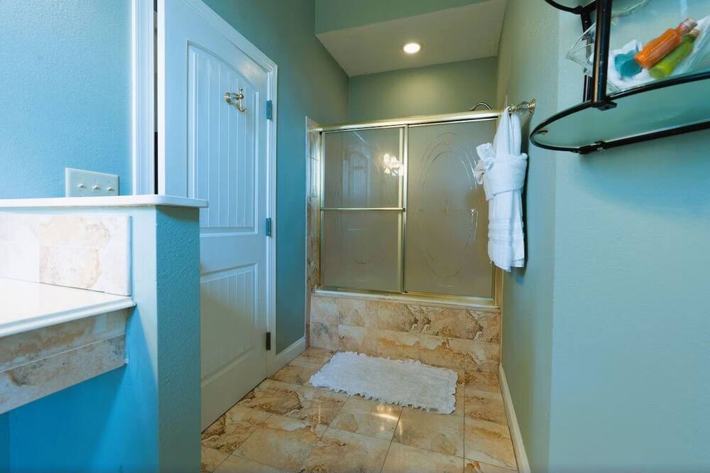 Photo of Bathroom in Arcadia Historic District