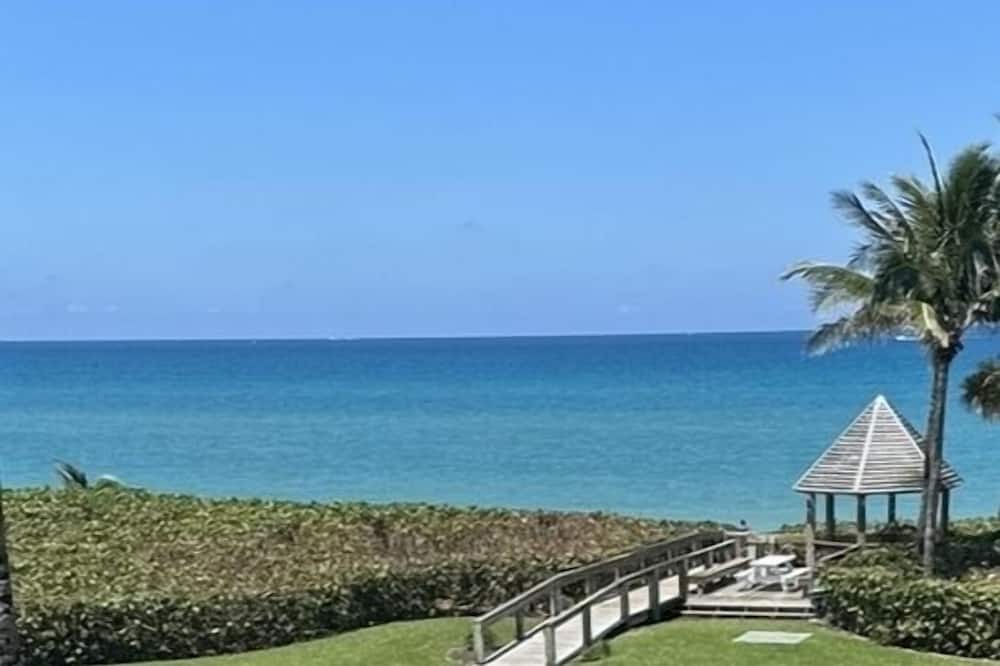 Photo of Patio Balcony in Juno Beach