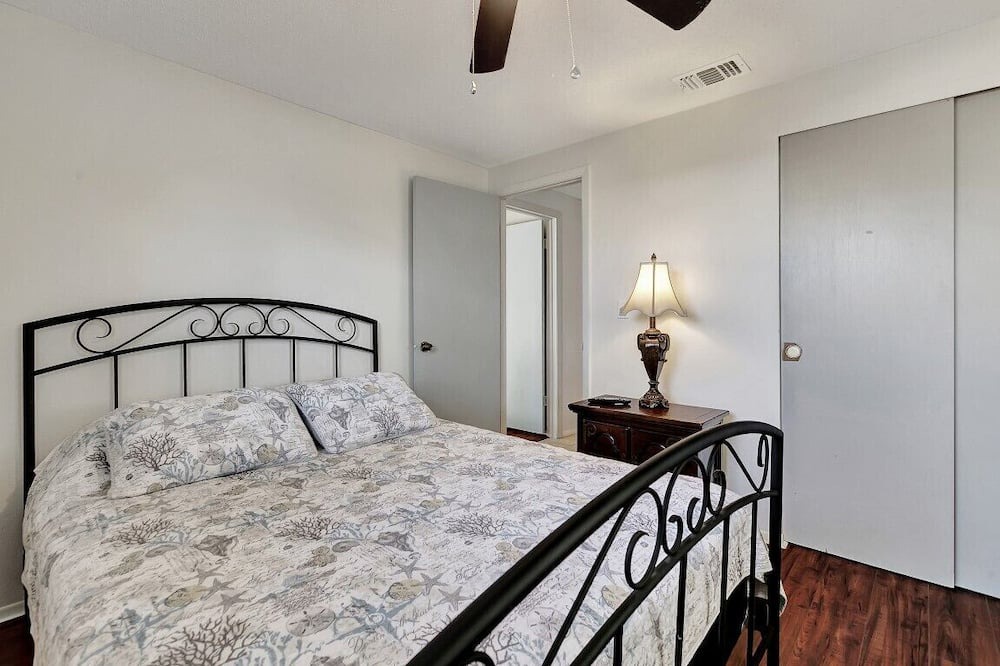 Photo of Bedroom in Pinellas Point