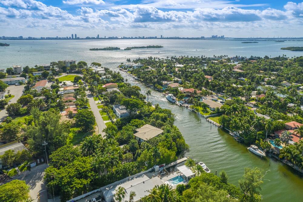Photo of Outdoor in Northeast Miami