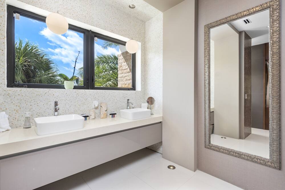 Photo of Bathroom in Northeast Miami