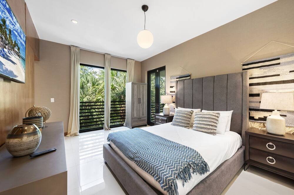 Photo of Bedroom in Northeast Miami