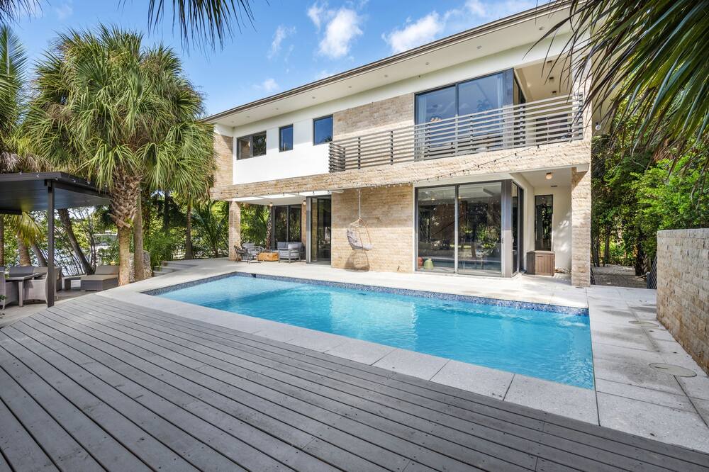 Photo of Outdoor in Northeast Miami