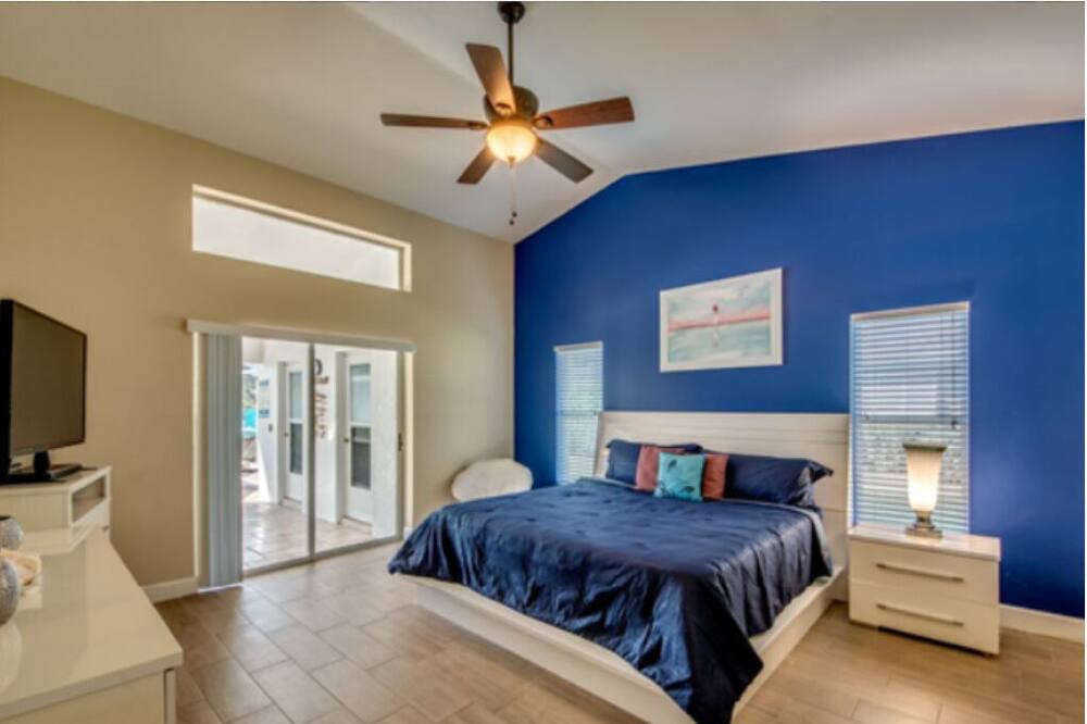 Photo of Bedroom in Caloosahatchee