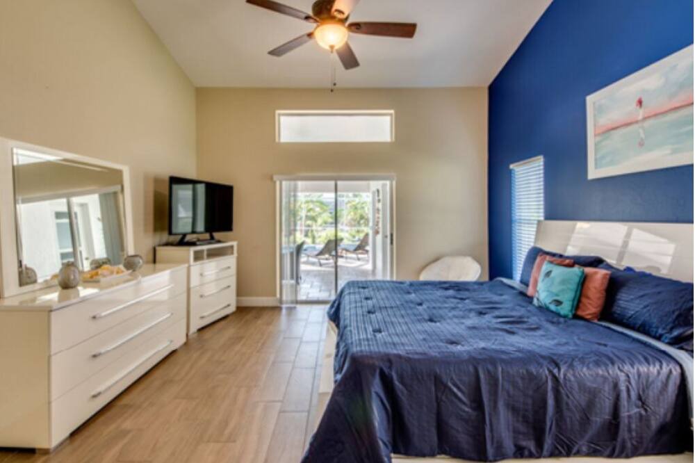 Photo of Bedroom in Caloosahatchee