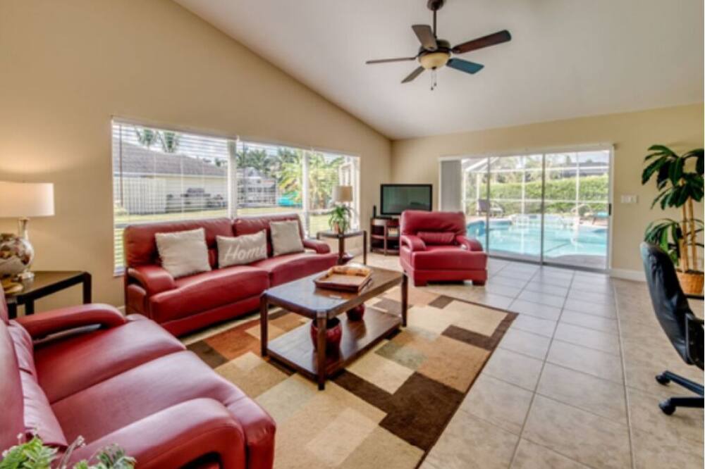 Photo of Livingroom in Caloosahatchee