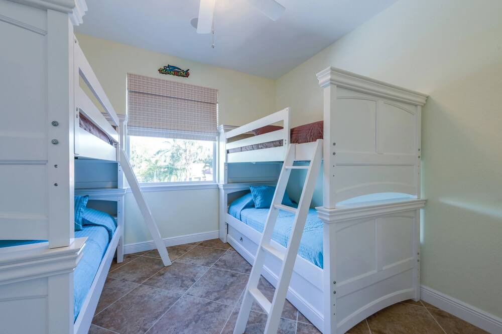 Photo of Bedroom in Hills T P