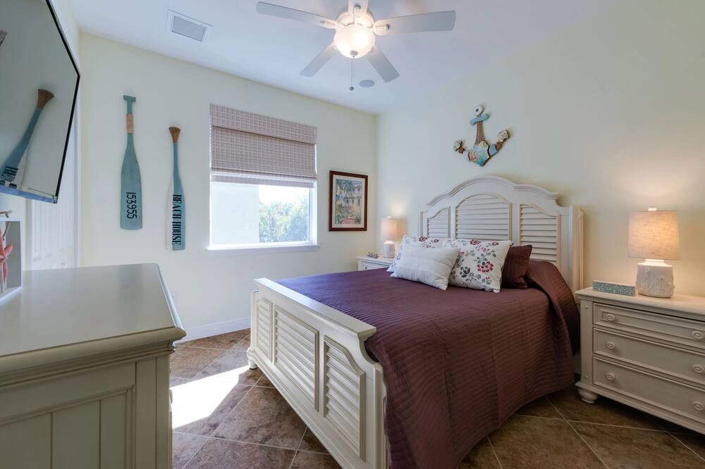 Photo of Bedroom in Hills T P