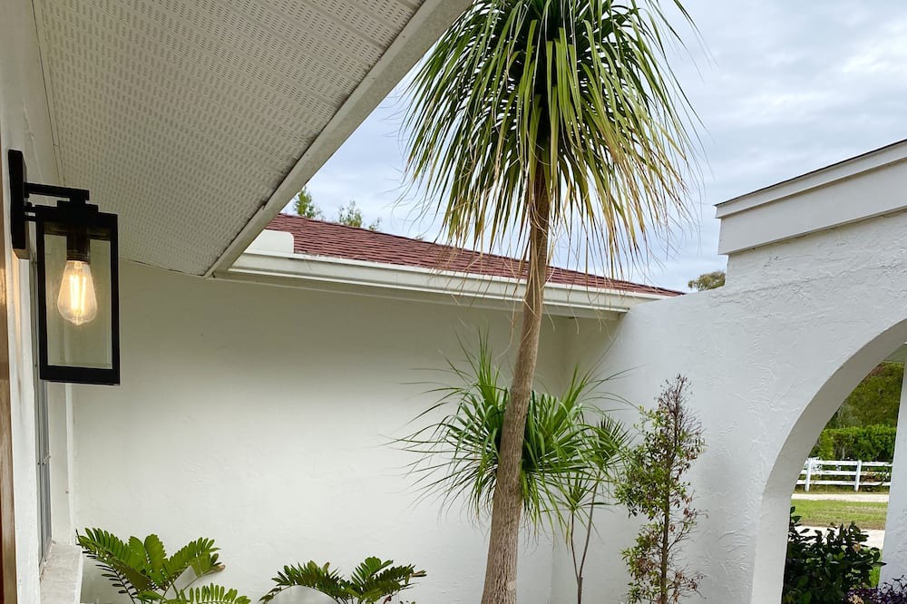Photo of Outdoor in Lake Sarasota