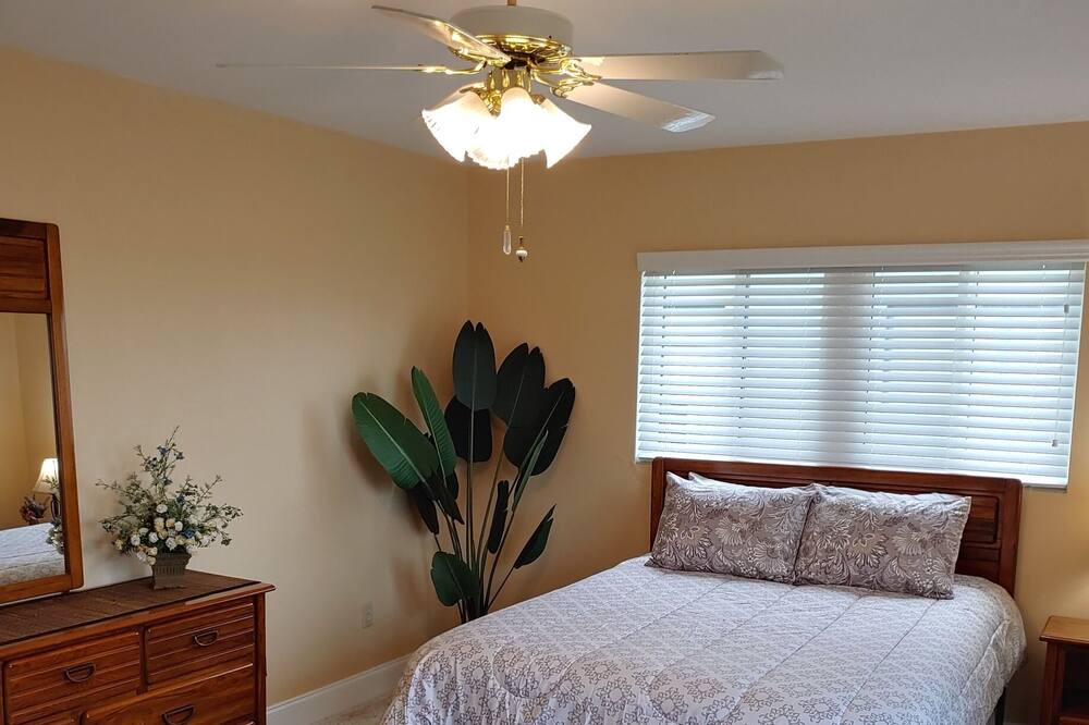 Photo of Bedroom in Sebring